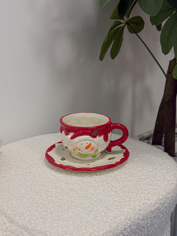 كوب سنو مان مع صحن